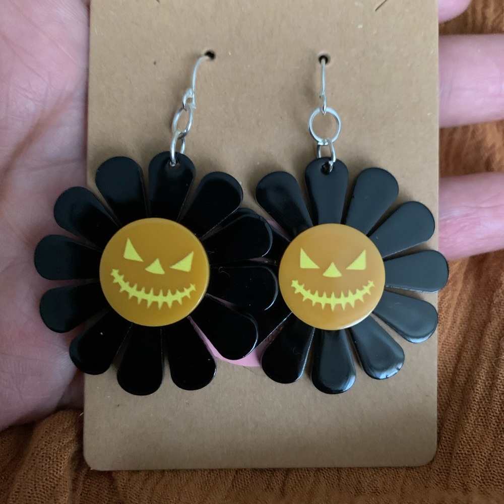5 for $25 Halloween earrings. Flower Jack-o-lantern. Nickel free hook